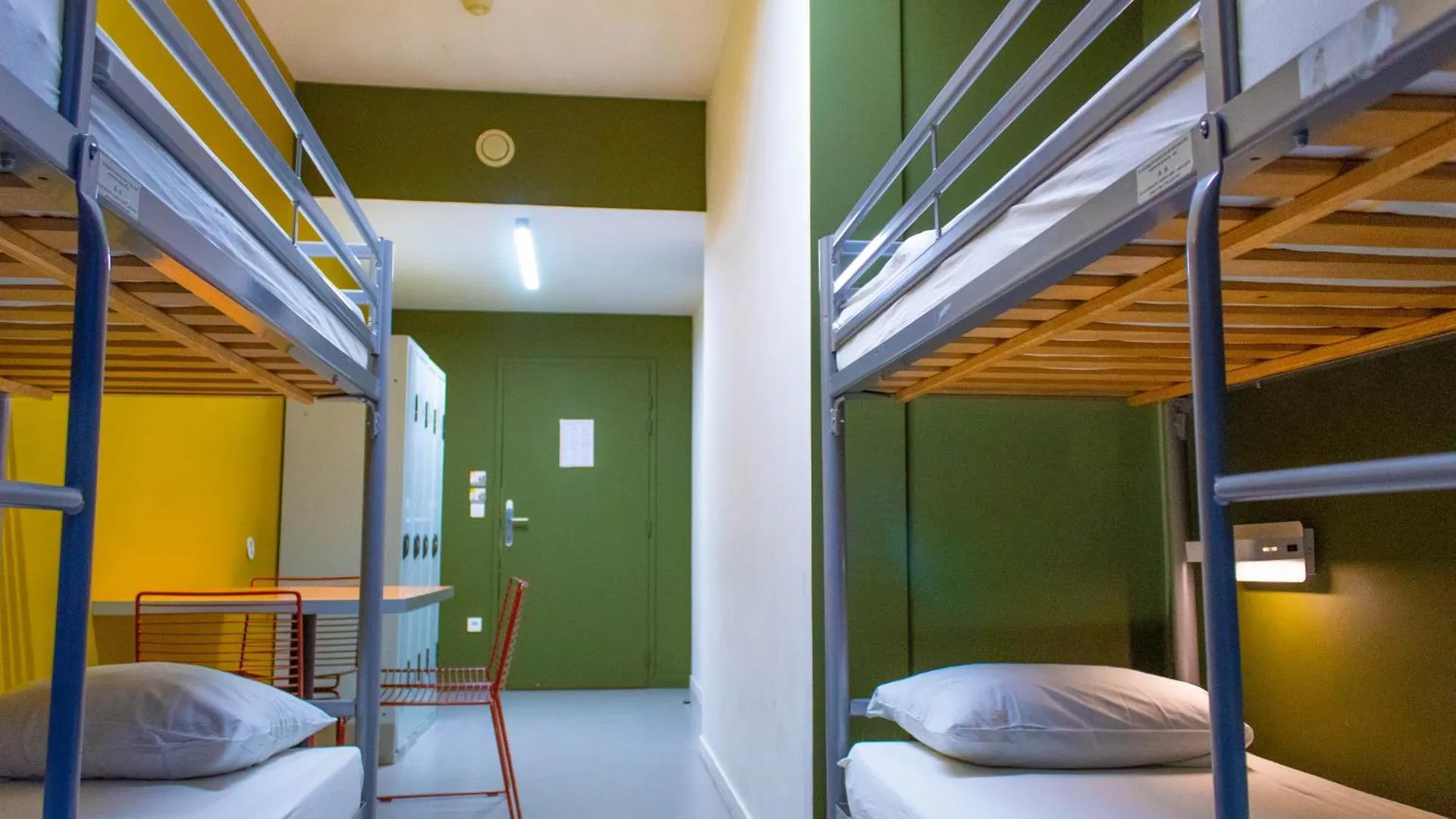 Auberge De Jeunesse Hi Lille 0*,